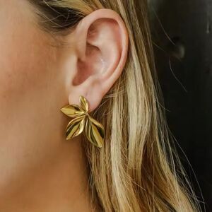 Gold leaf stud earrings #172